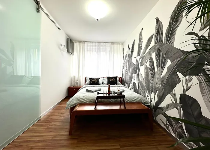 Laciarska Apartment ~ 200M Main Square ~ Self Check-In 20H